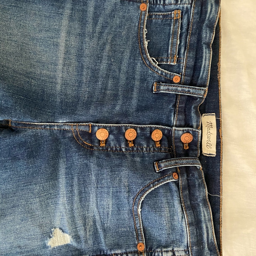 Madewell: 10” HR skinny button front